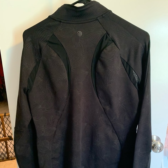 MPG Run Jacket - Picture 2 of 8